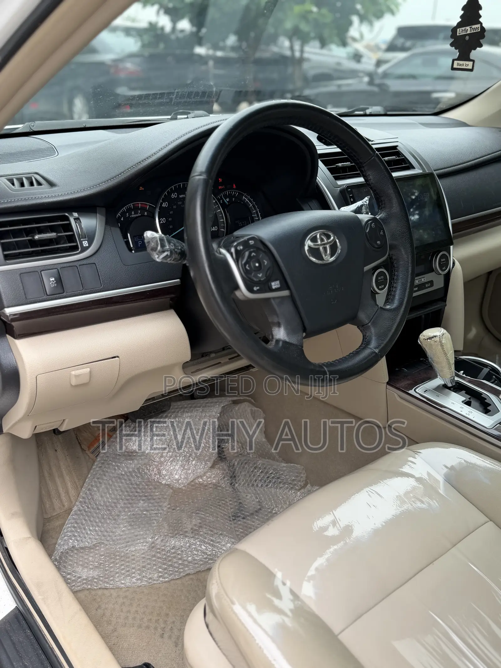 Toyota Camry XLE 4dr Sedan (2.5L 4cyl 6A) 2012 White