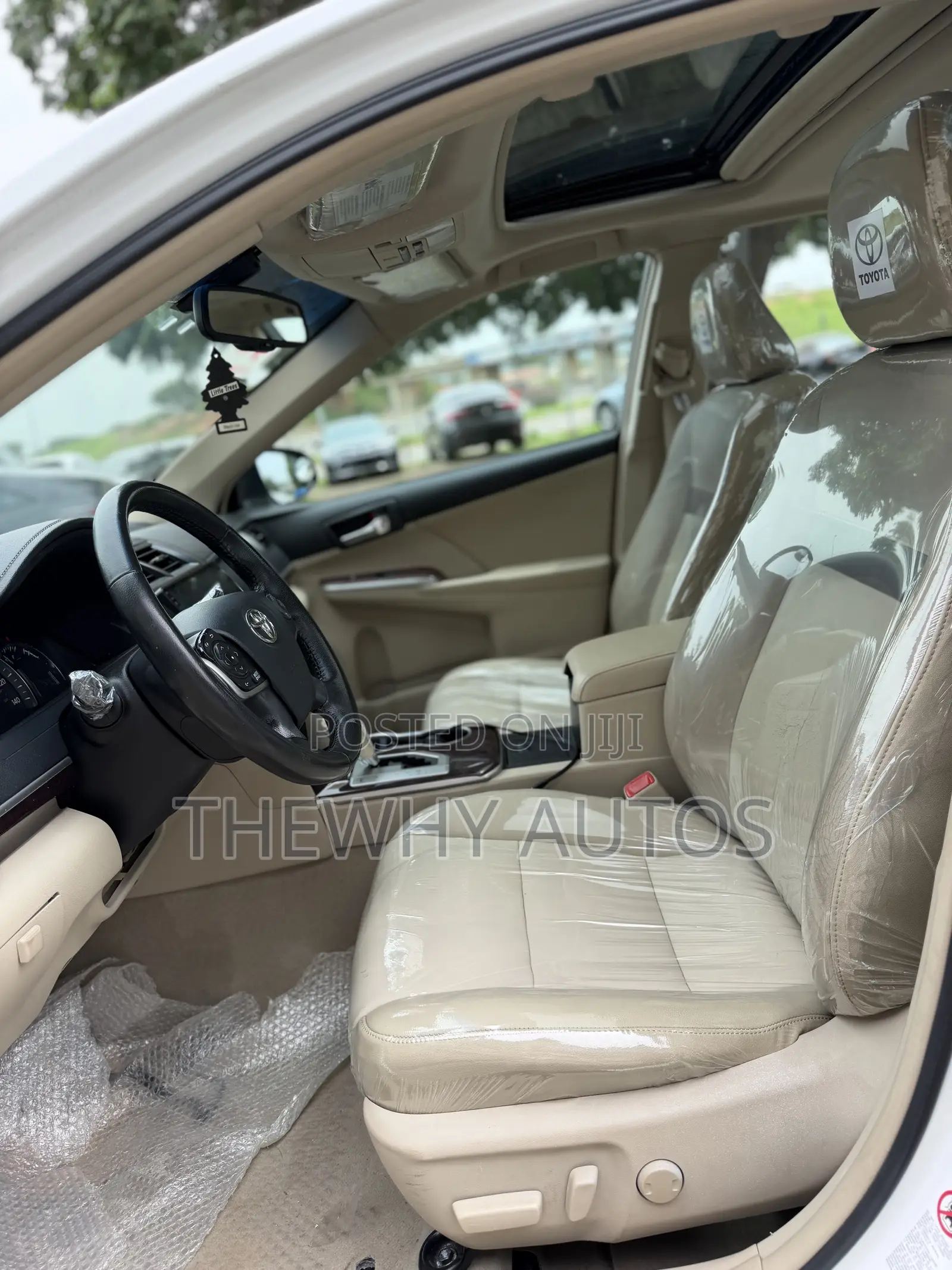 Toyota Camry XLE 4dr Sedan (2.5L 4cyl 6A) 2012 White