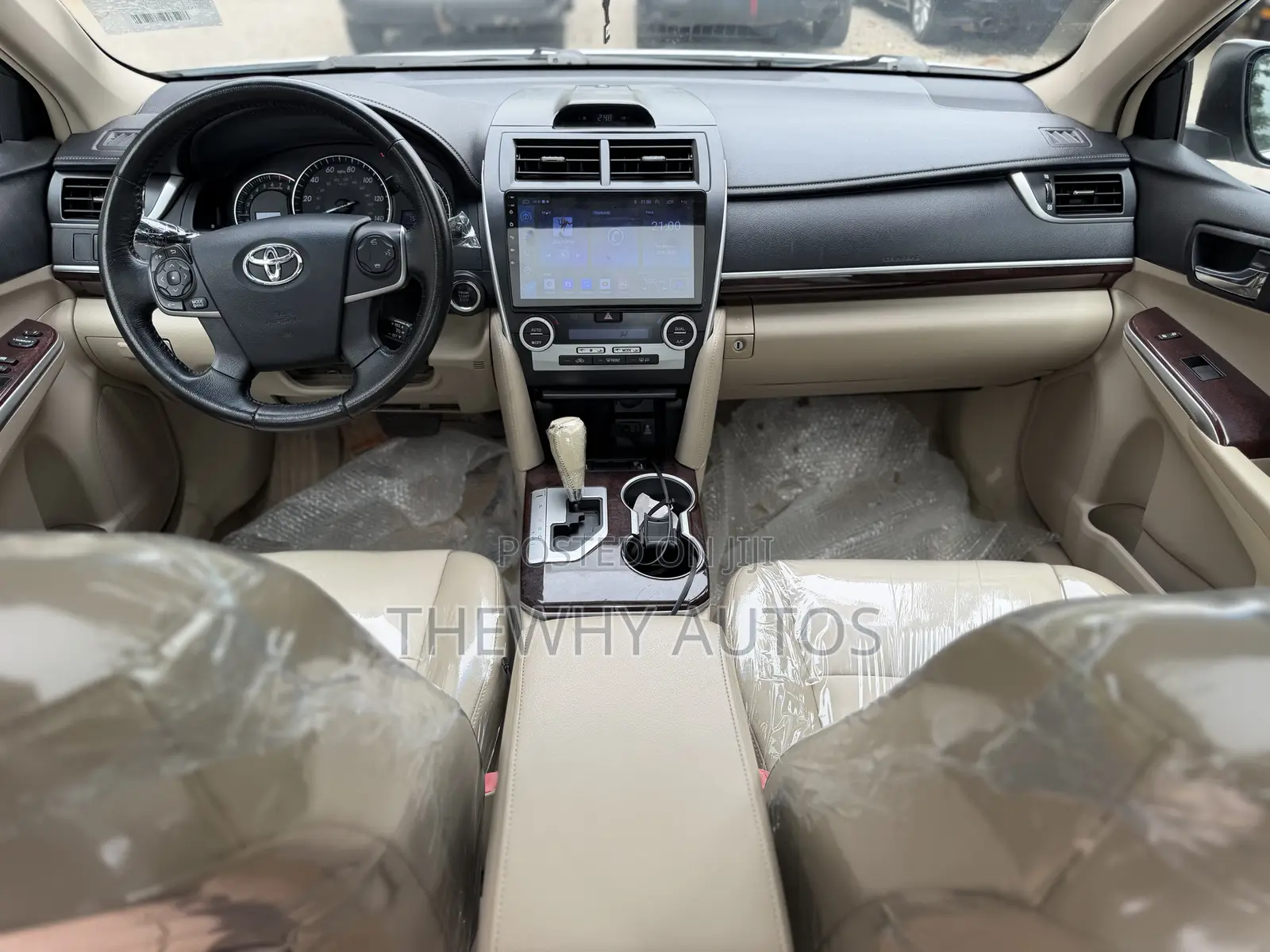 Toyota Camry XLE 4dr Sedan (2.5L 4cyl 6A) 2012 White