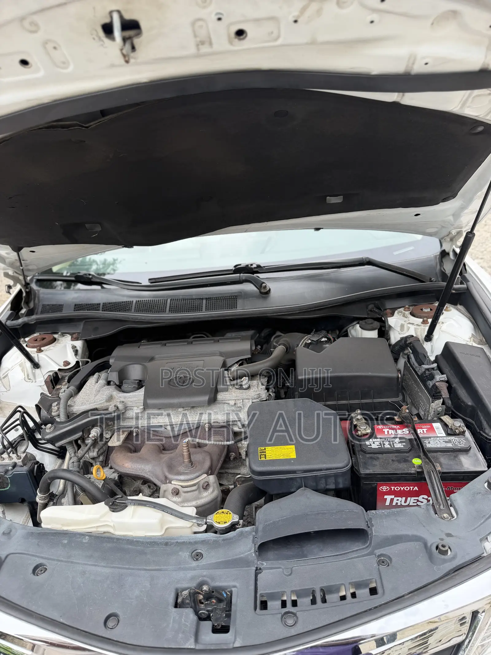 Toyota Camry XLE 4dr Sedan (2.5L 4cyl 6A) 2012 White
