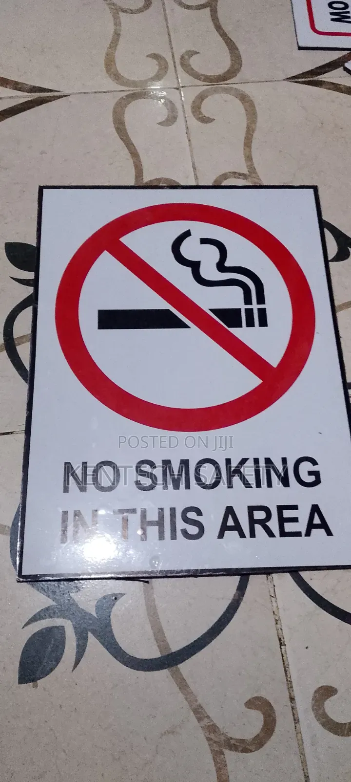 No Smoking 🚭 In This Area 11.6 Wx15 8
