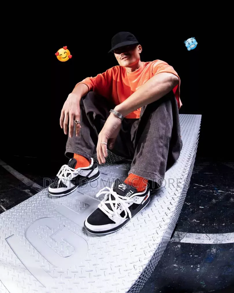 Nike Sb Dunk Low Tight Booth