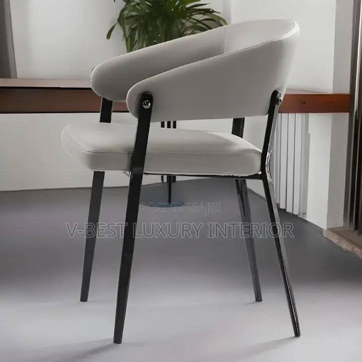 Dining Chair – Modern Comfort and Elegance for Stylish Dining Spaces.