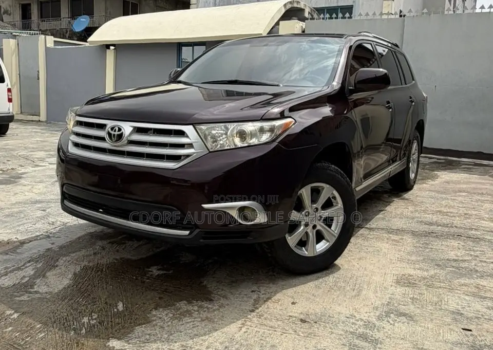 Toyota Highlander SE 2012 Brown