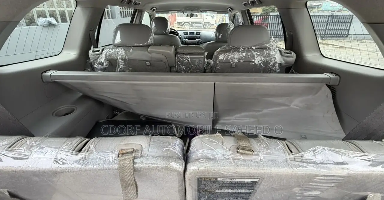 Toyota Highlander SE 2012 Brown