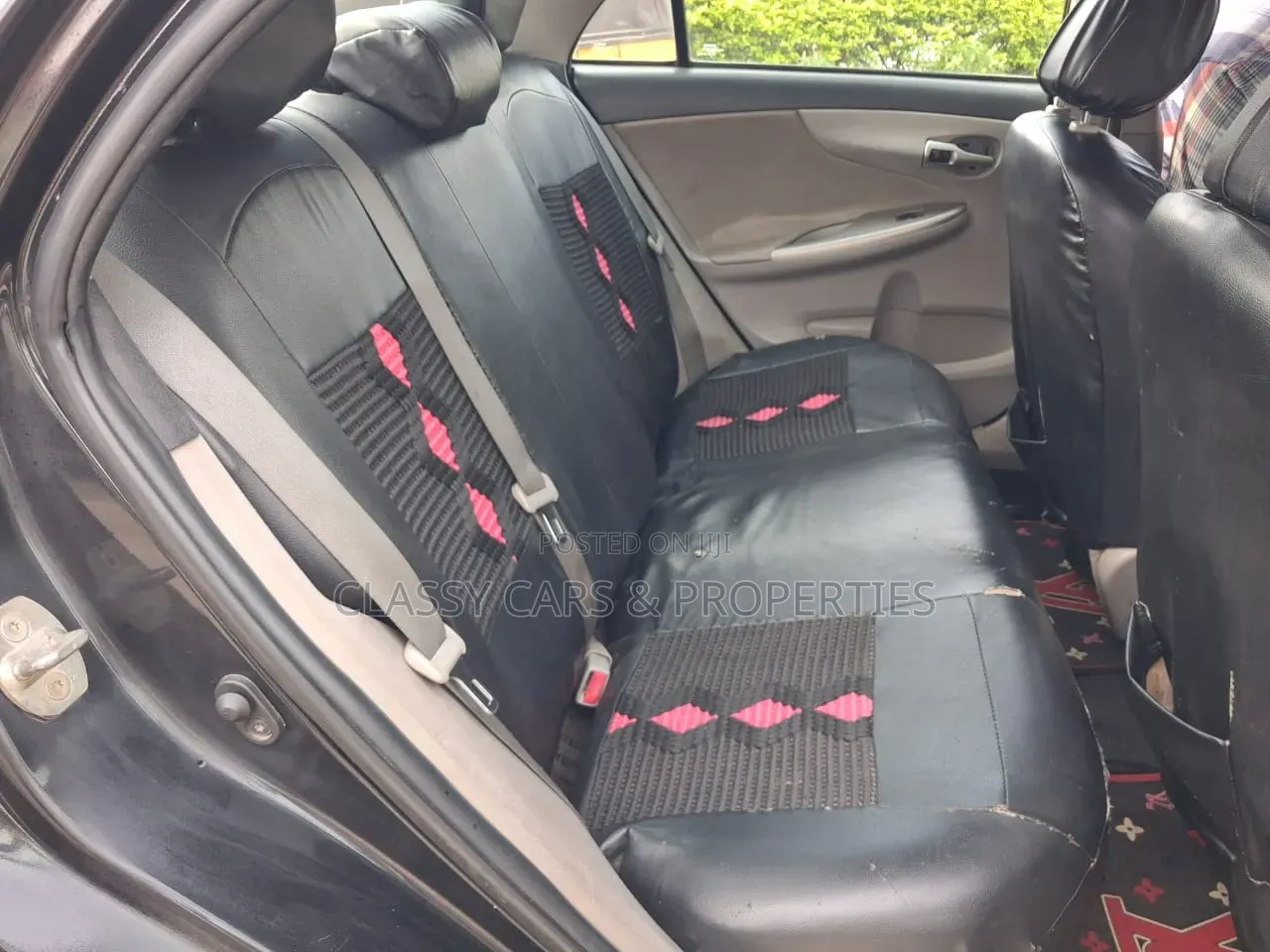 Toyota Corolla LE 4dr Sedan (1.8L 4cyl 4A) 2012 Gray