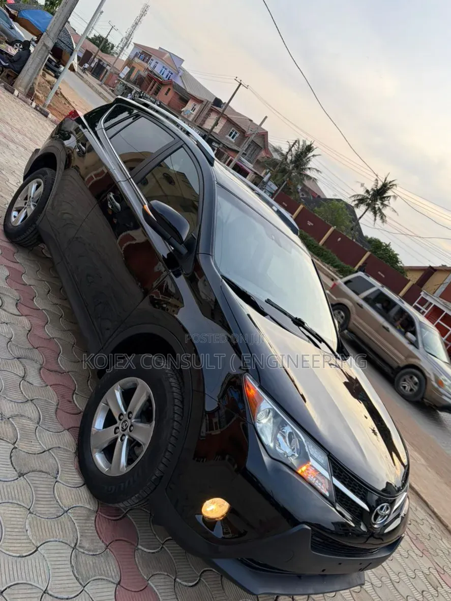 Toyota RAV4 XLE 4dr SUV AWD (2.5L 4cyl 6A) 2015 Black