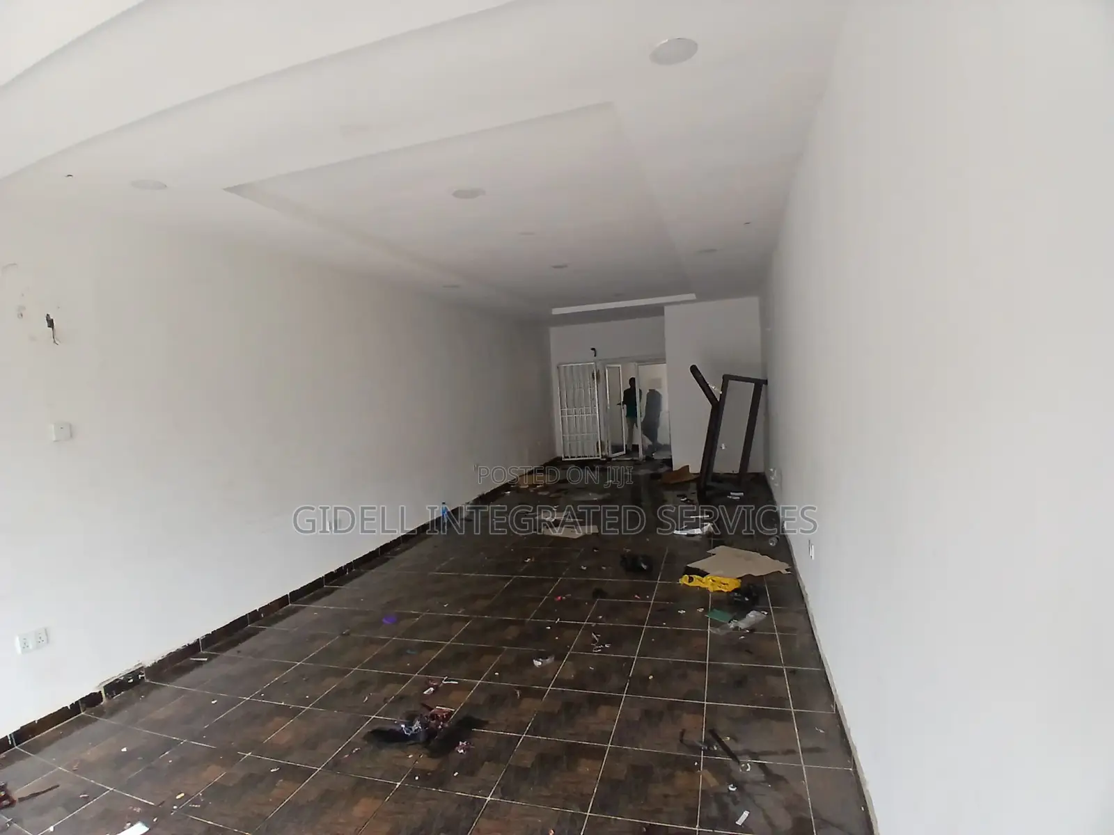 60sqm Shop / Office Space on the First Floor