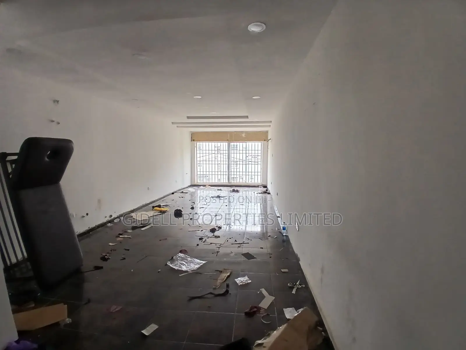 60sqm Shop / Office Space on the First Floor