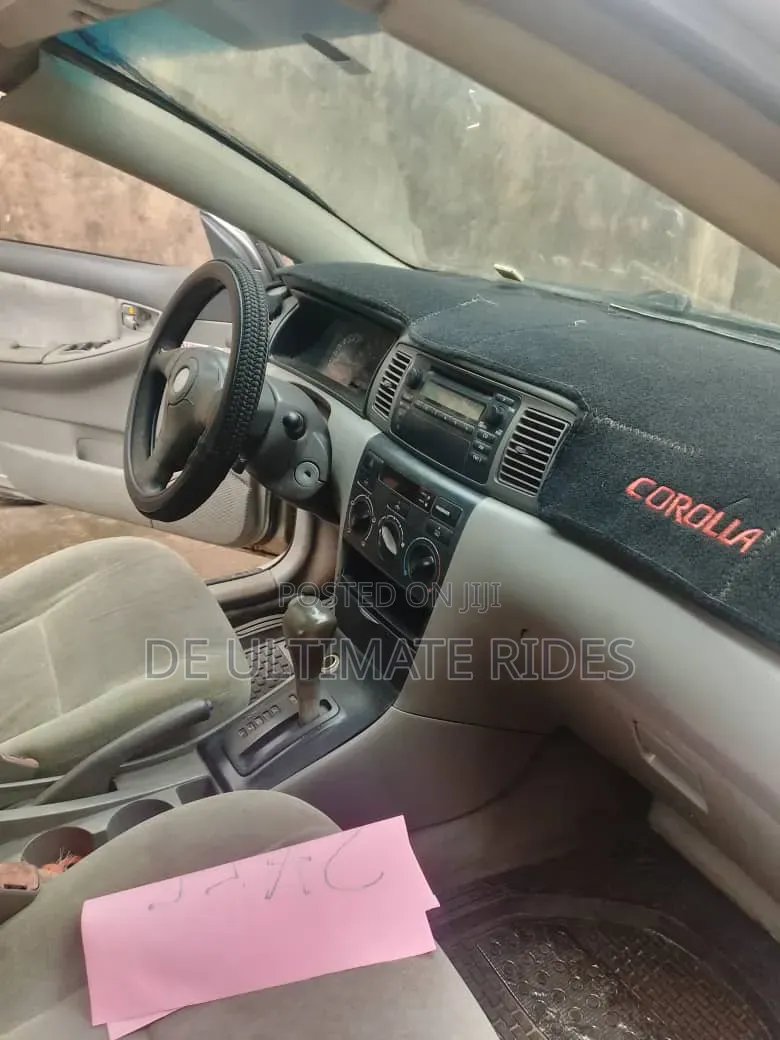 Toyota Corolla Sedan Automatic 2005 Silver