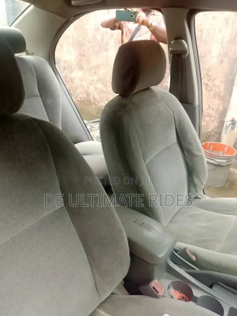 Toyota Corolla Sedan Automatic 2005 Silver