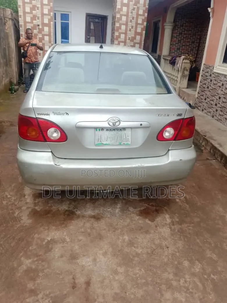 Toyota Corolla Sedan Automatic 2005 Silver