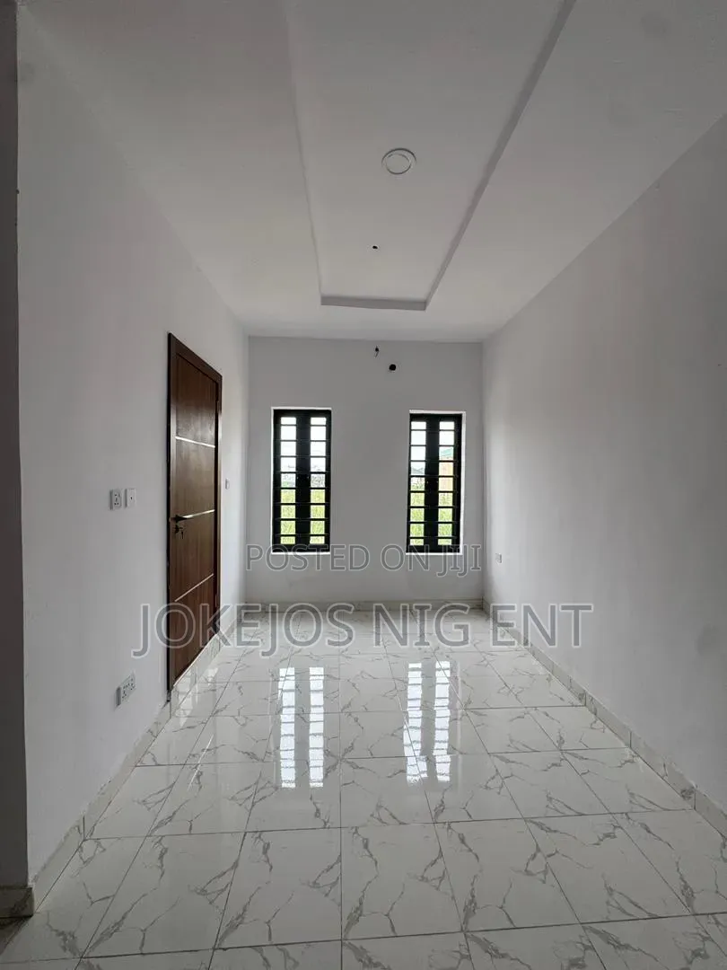 3bdrm Townhouse/Terrace in Ikota Gra Lekki for sale