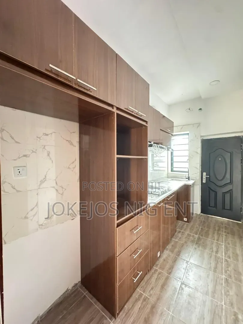 3bdrm Townhouse/Terrace in Ikota Gra Lekki for sale