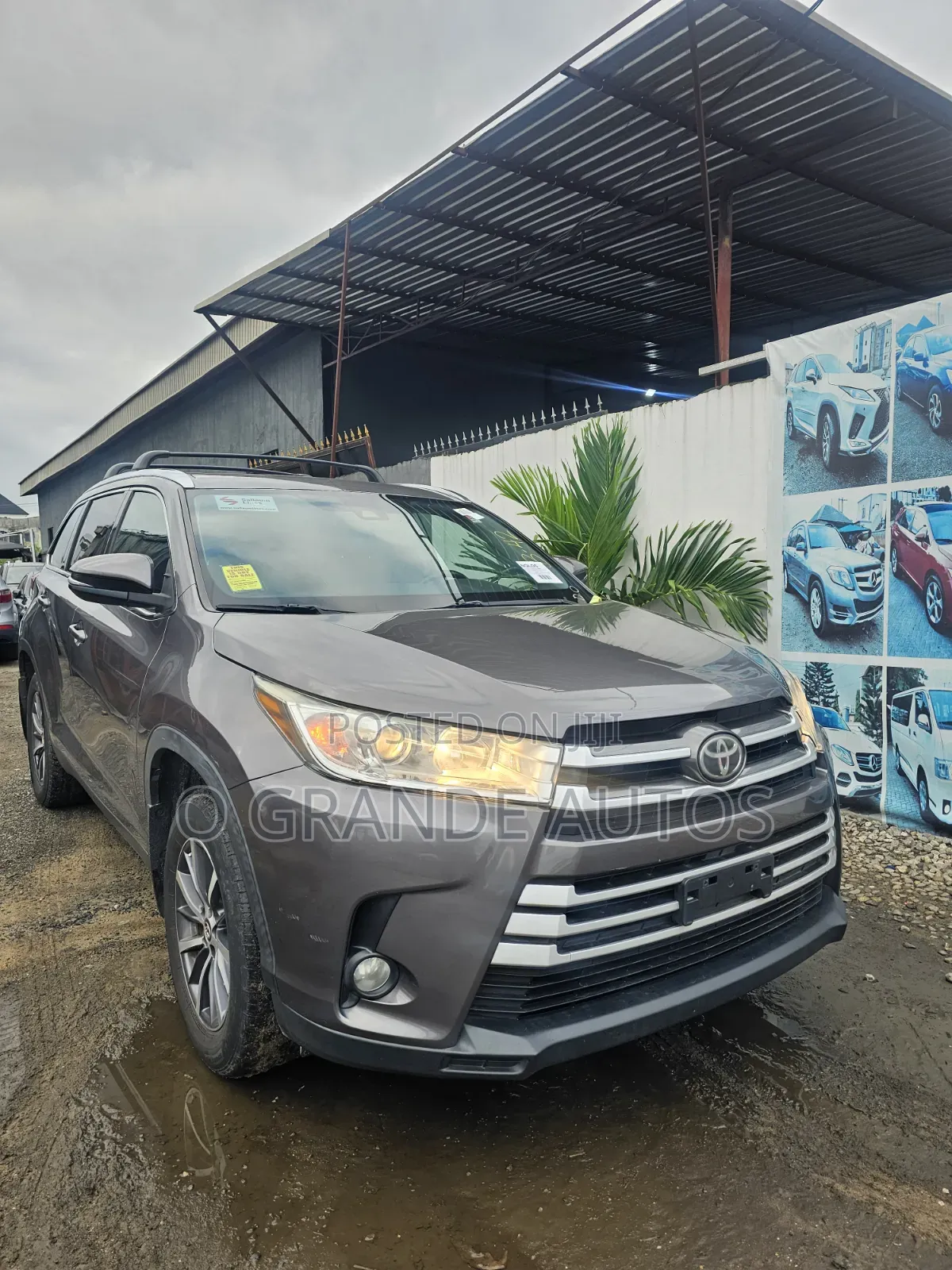 Toyota Highlander XLE 2019 Gray