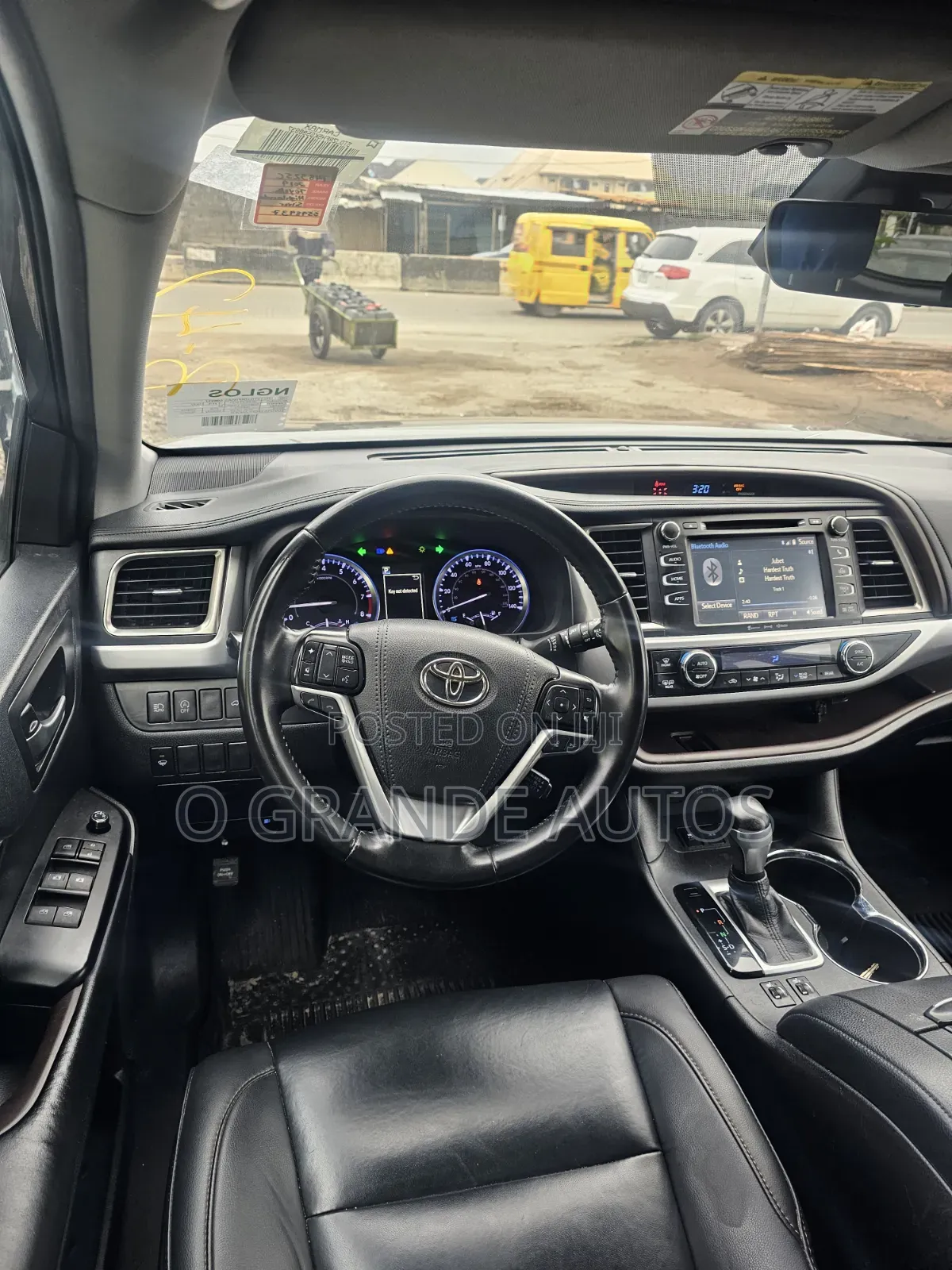 Toyota Highlander XLE 2019 Gray