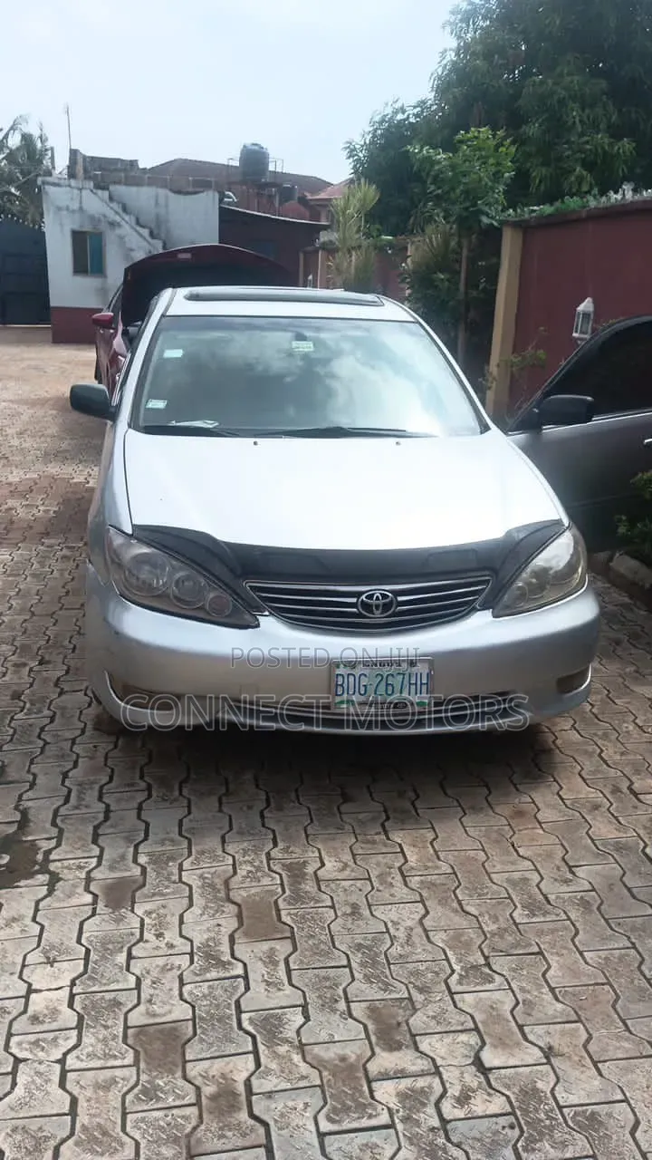 Toyota Camry XLE 4dr Sedan (2.4L 4cyl 5A) 2006 Gray