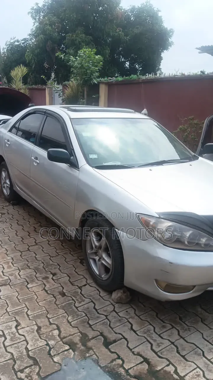 Toyota Camry XLE 4dr Sedan (2.4L 4cyl 5A) 2006 Gray