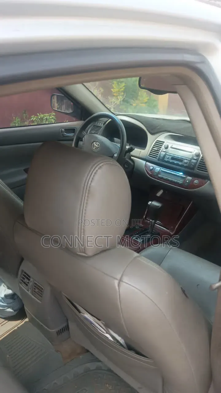 Toyota Camry XLE 4dr Sedan (2.4L 4cyl 5A) 2006 Gray