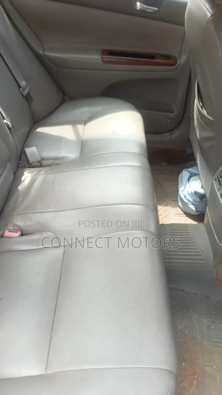 Toyota Camry XLE 4dr Sedan (2.4L 4cyl 5A) 2006 Gray