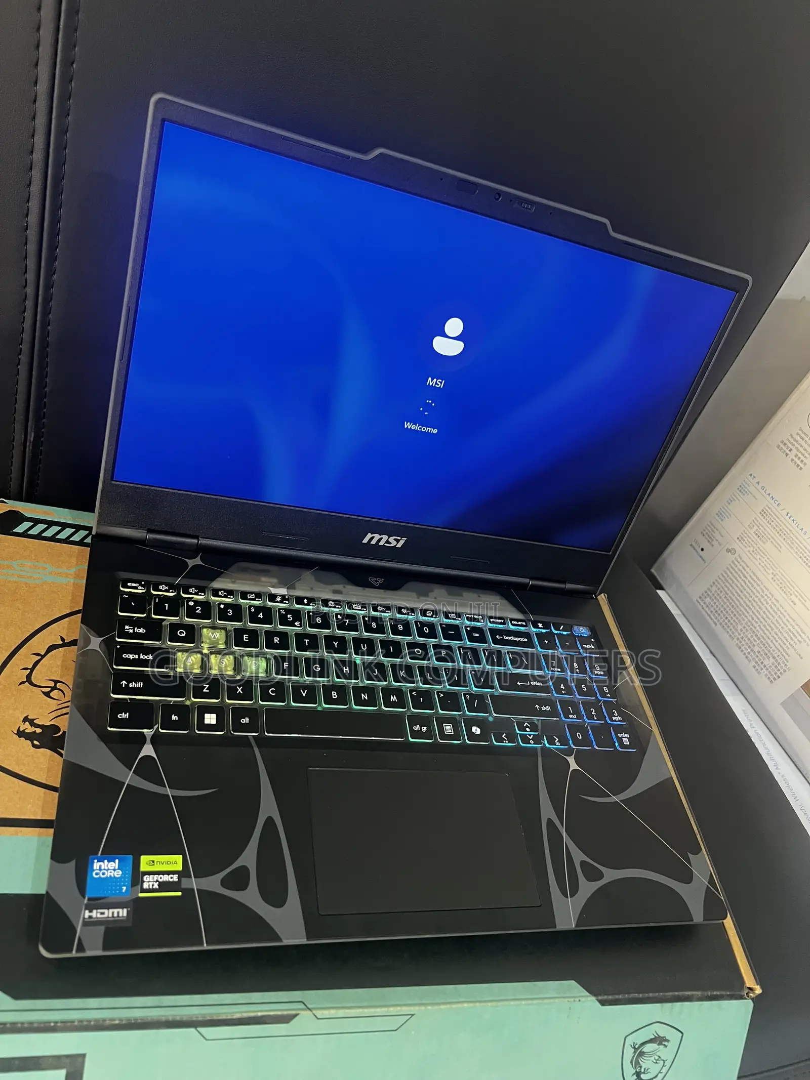 Laptop MSI Cyborg 15 16GB Intel Core Ultra 7 SSD 512GB