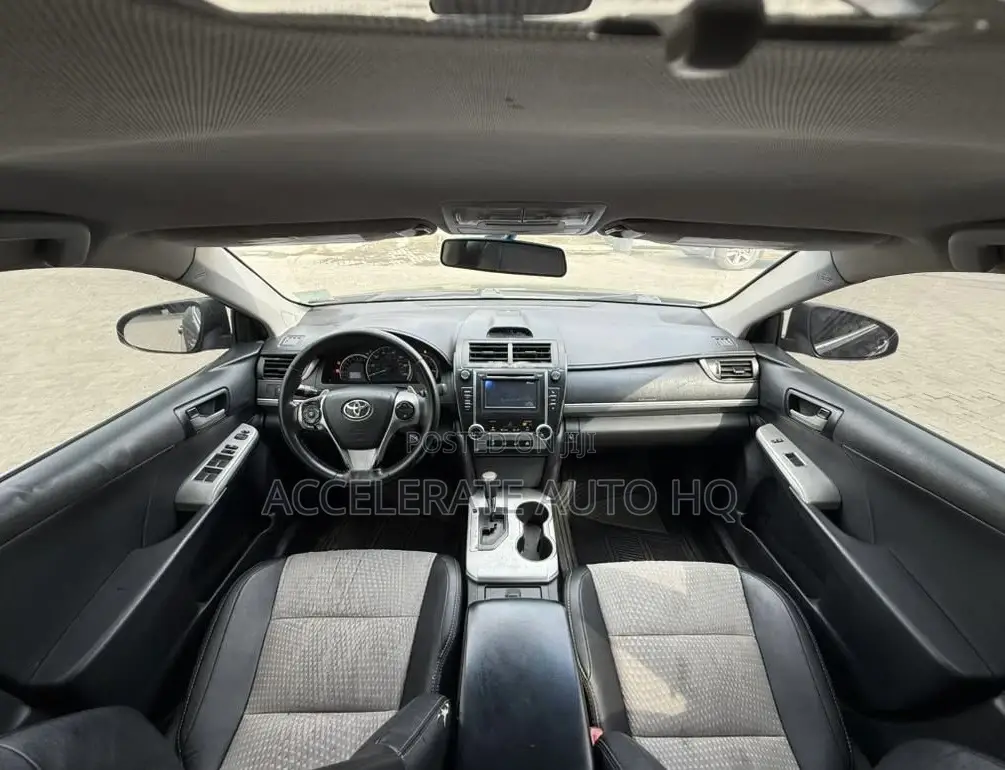 Toyota Camry SE 4dr Sedan (2.5L 4cyl 6A) 2013 Black