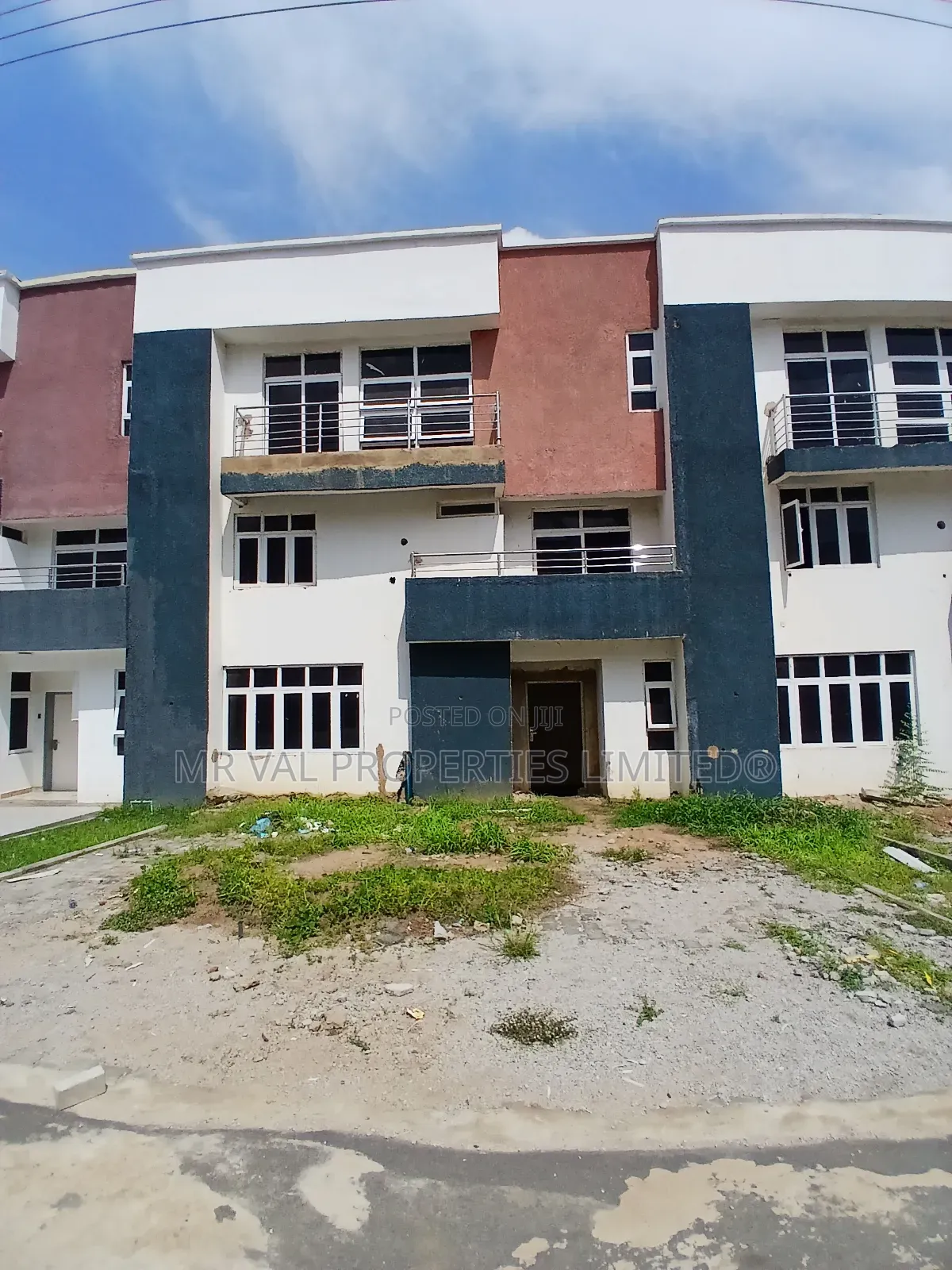 4bdrm Townhouse/Terrace in Dantata Estate, Bunkoro for sale