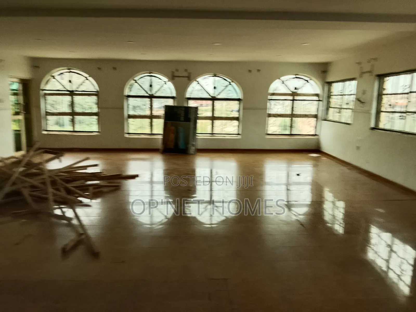 Commercial Space Facing a Major Road Is Available