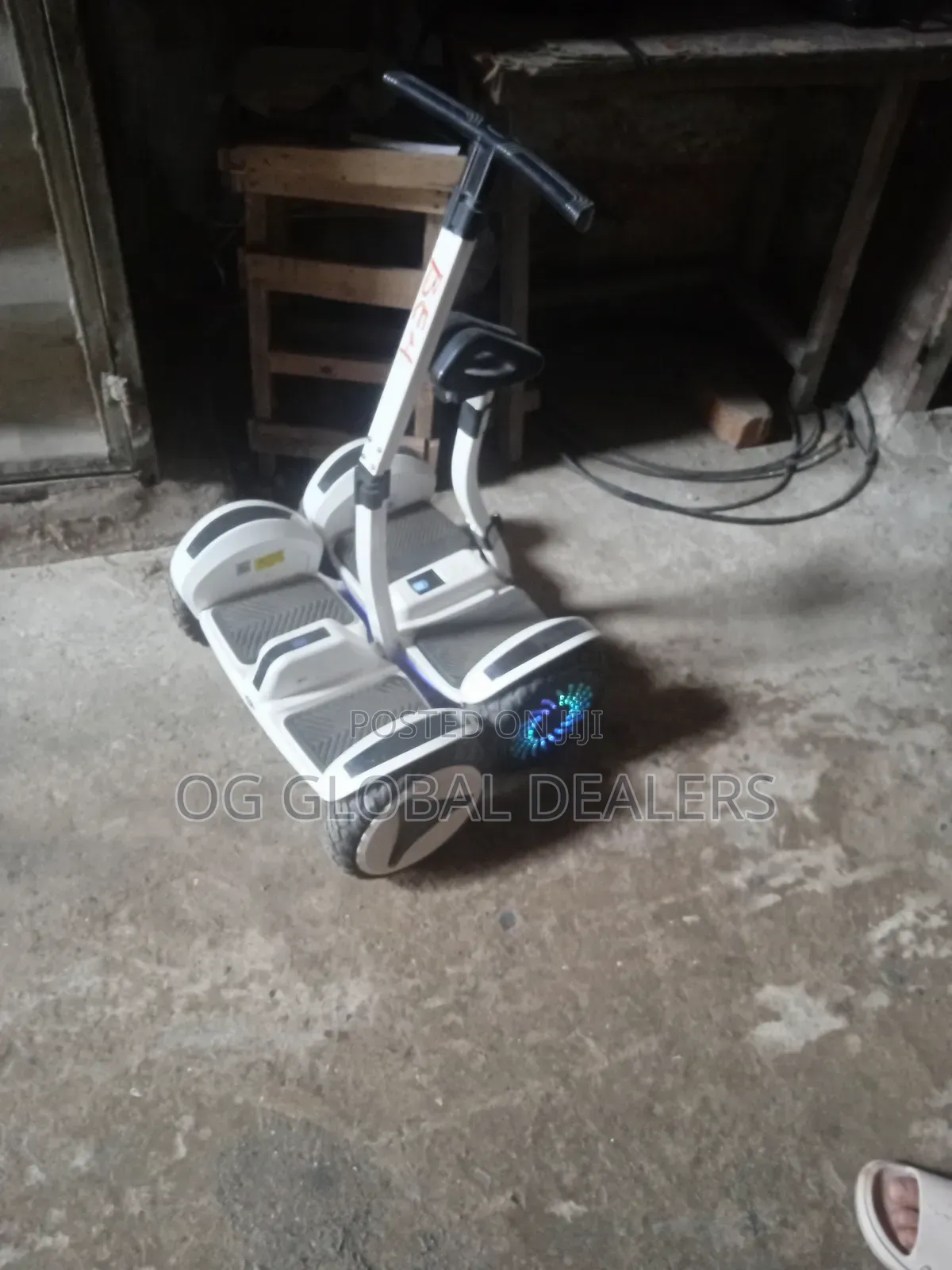 Self-balancing Electric Hoverboard / Electric Scooter