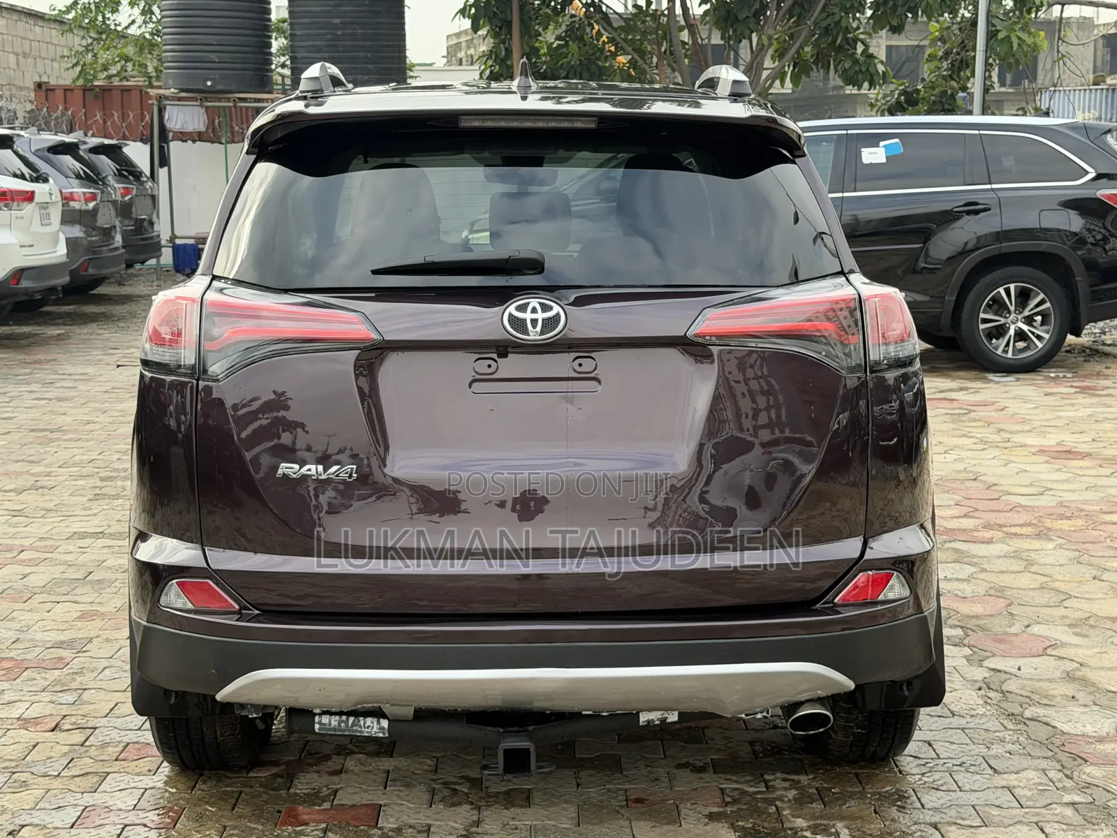 Toyota RAV4 XLE 4dr SUV (2.5L 4cyl 6A) 2018 Burgundy