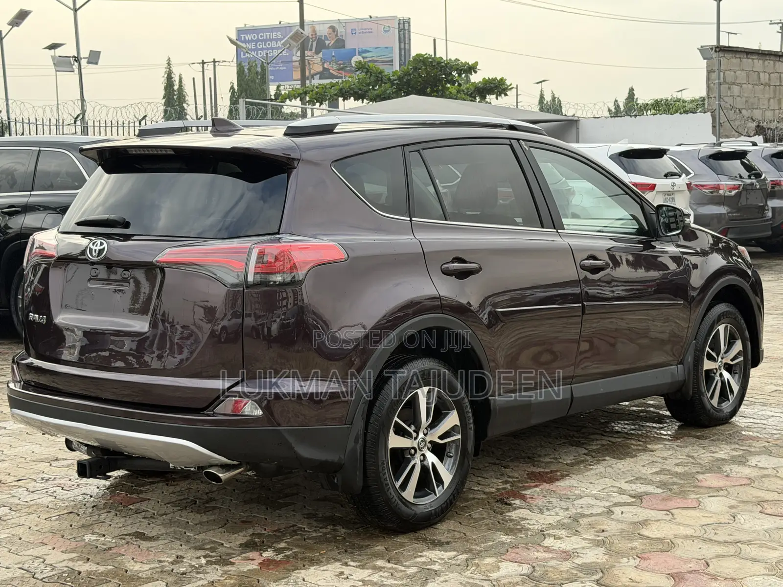 Toyota RAV4 XLE 4dr SUV (2.5L 4cyl 6A) 2018 Burgundy