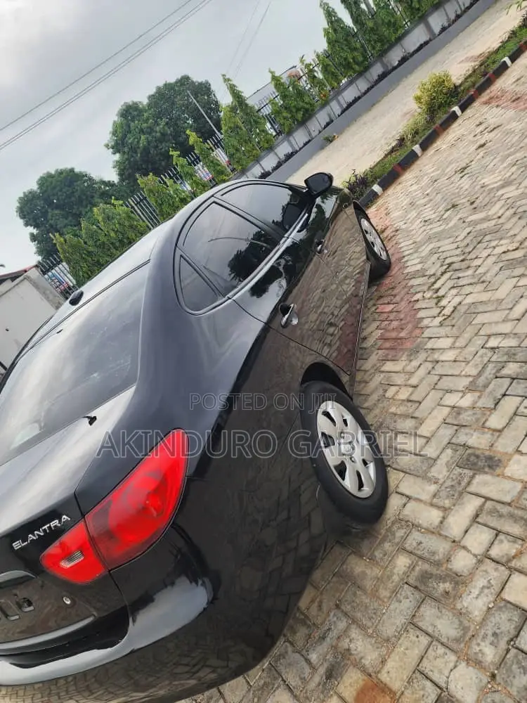 Hyundai Elantra 2010 Black
