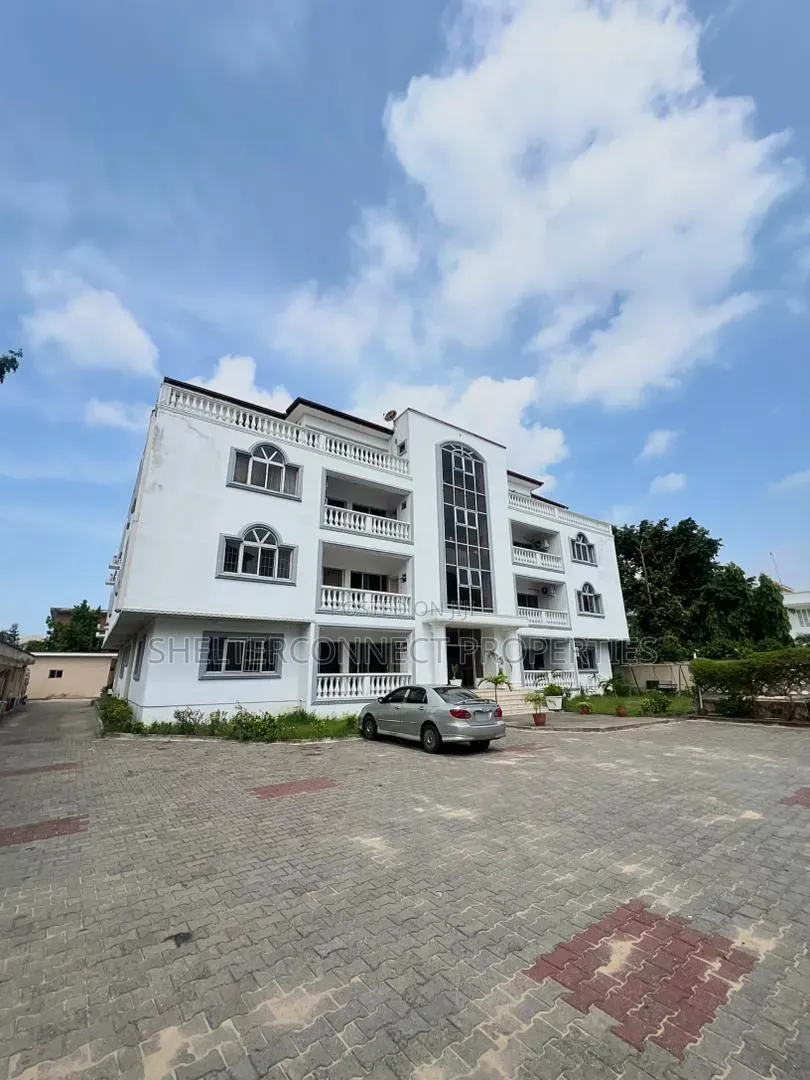 4bdrm Apartment in Lekki Phase 1 for rent