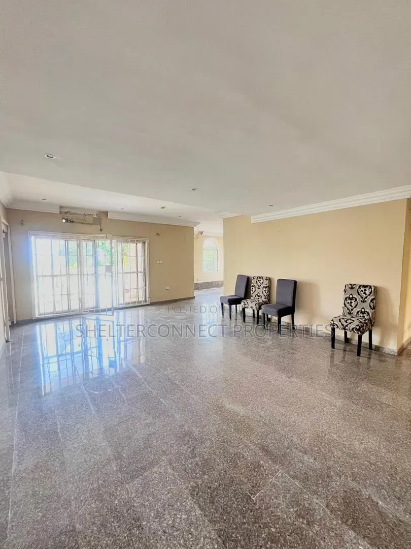 3bdrm Apartment in Lekki Phase 1 for rent