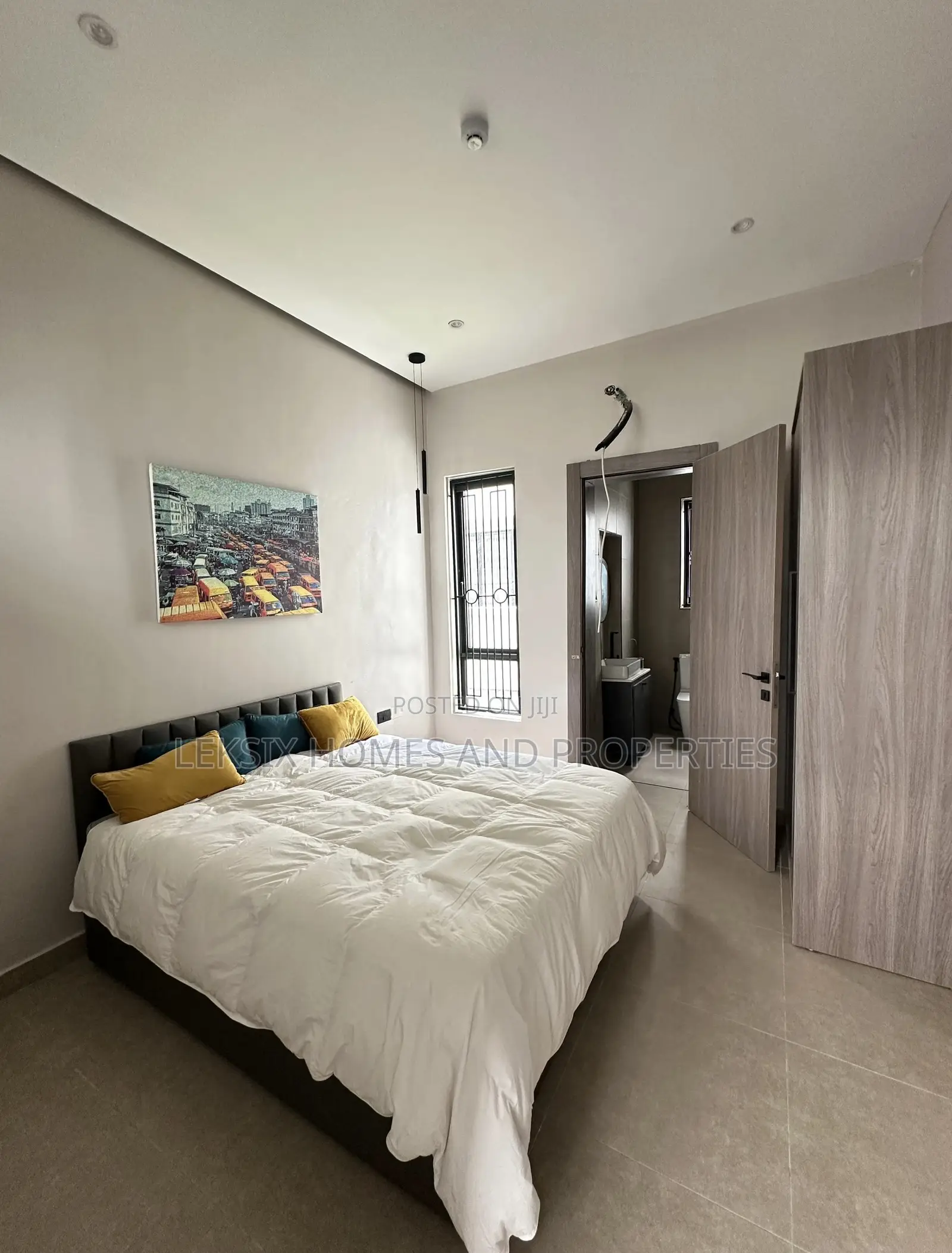 5bdrm Duplex in A Well Secured, Lekki Phase 2 for sale