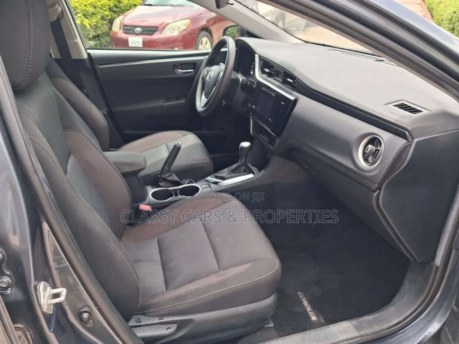 Toyota Corolla LE 4dr Sedan (1.8L 4cyl CVT) 2017 Gray