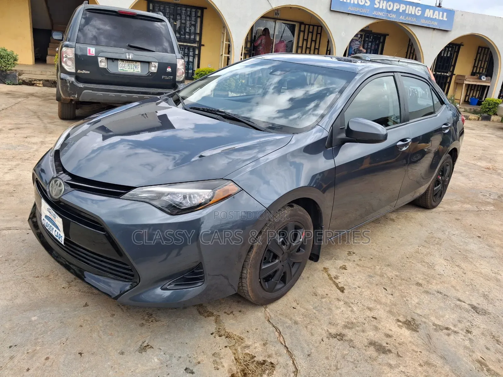 Toyota Corolla LE 4dr Sedan (1.8L 4cyl CVT) 2017 Gray