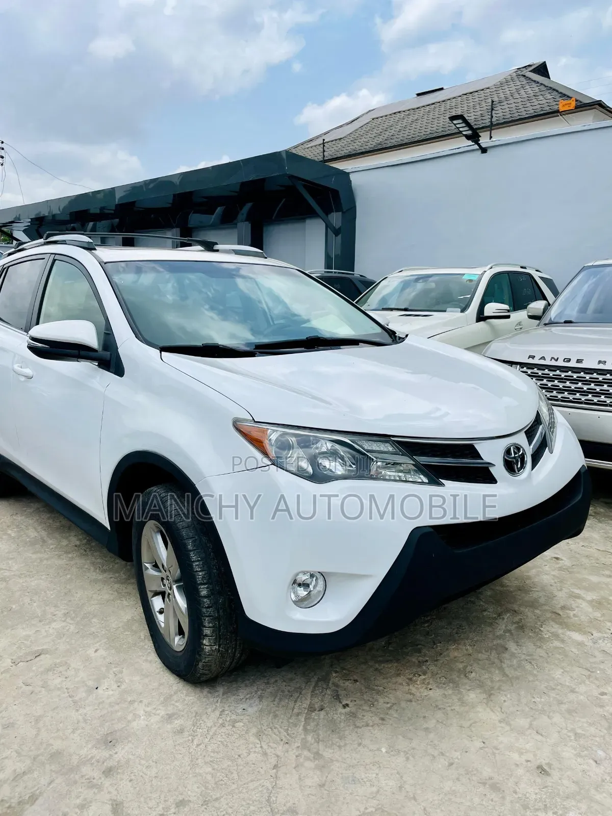 Toyota RAV4 XLE 4dr SUV AWD (2.5L 4cyl 6A) 2015 White