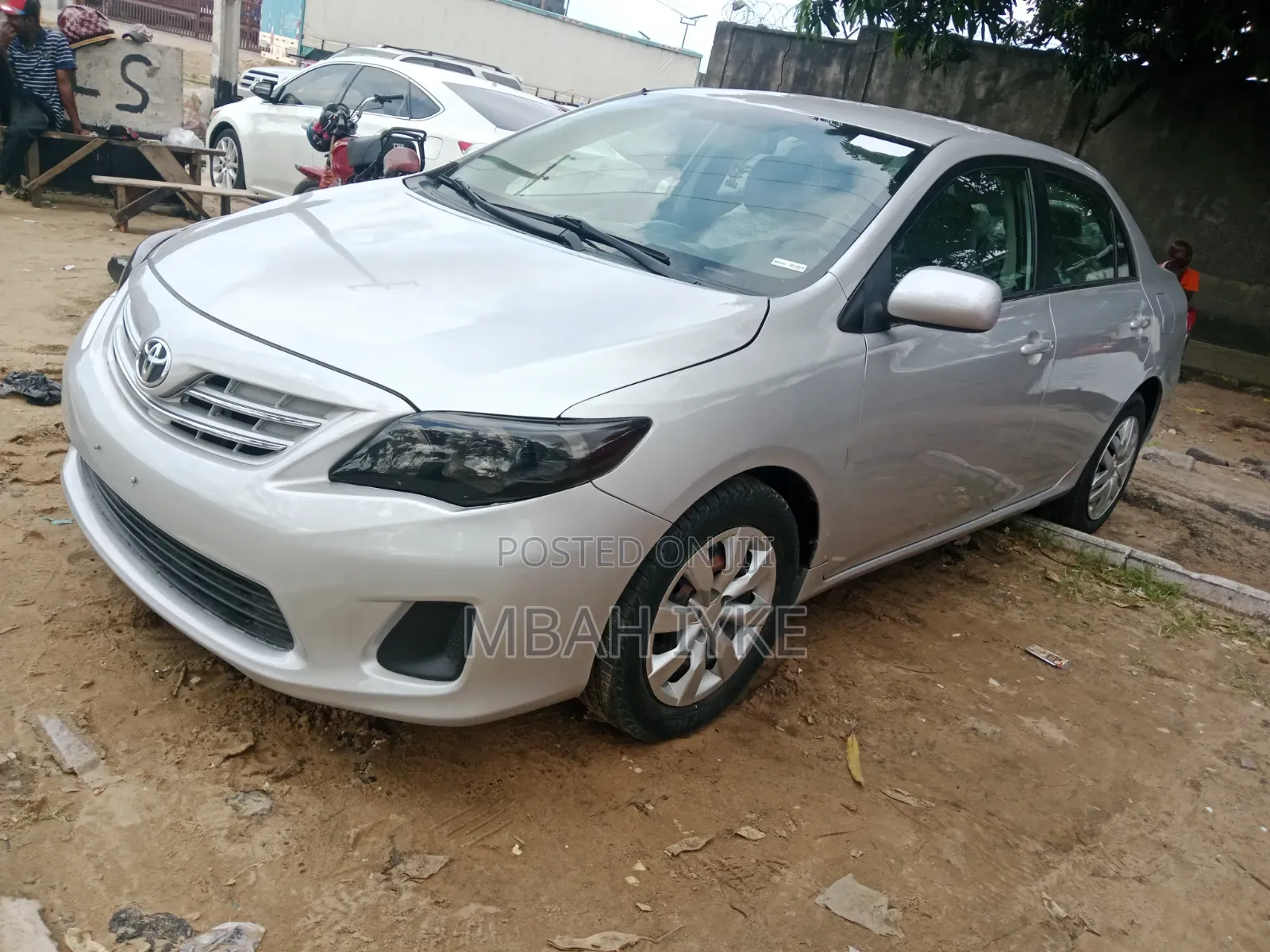 Toyota Corolla LE 4dr Sedan (1.8L 4cyl 4A) 2012 Silver