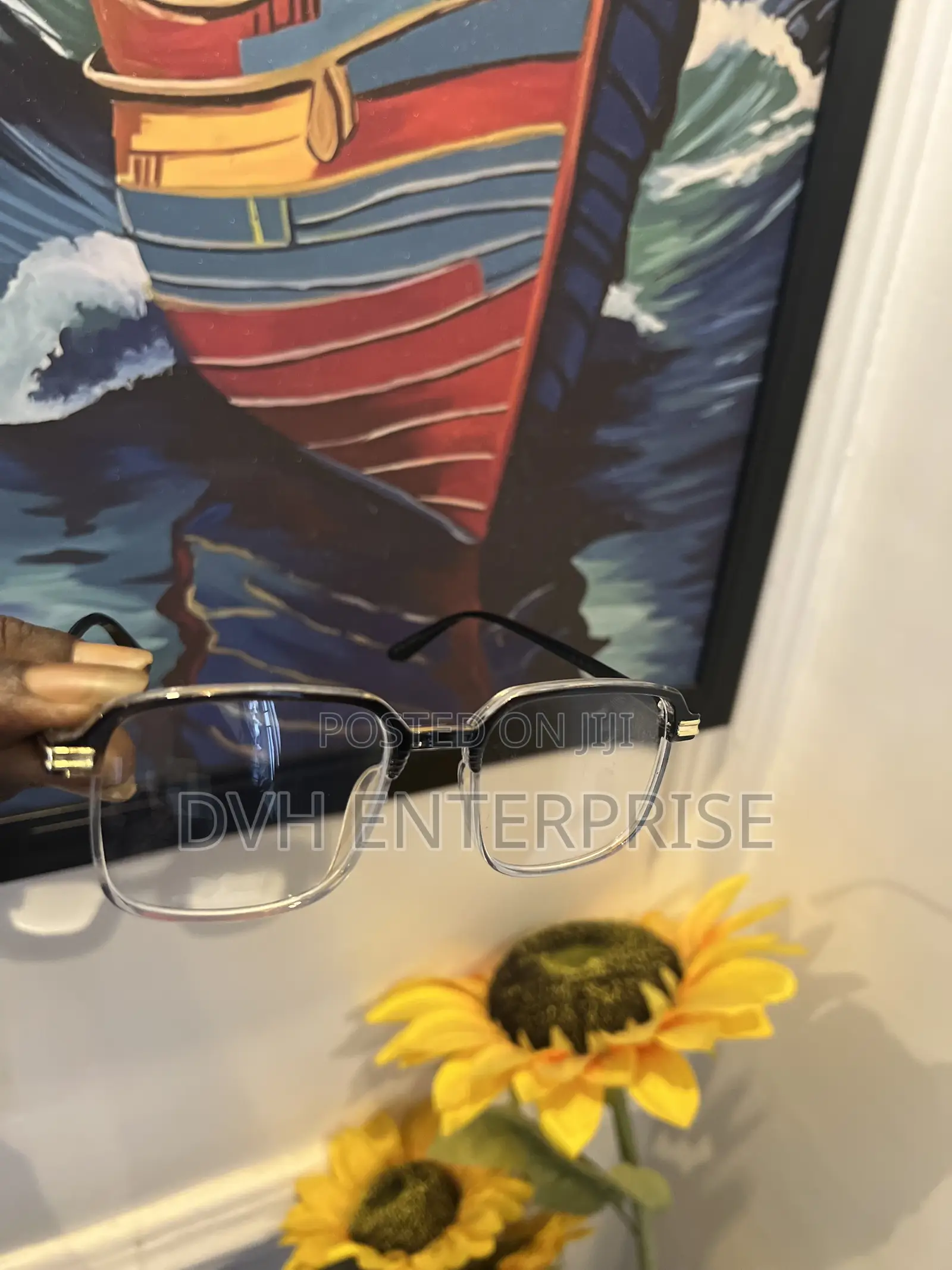 Black High Definition Reading Glass