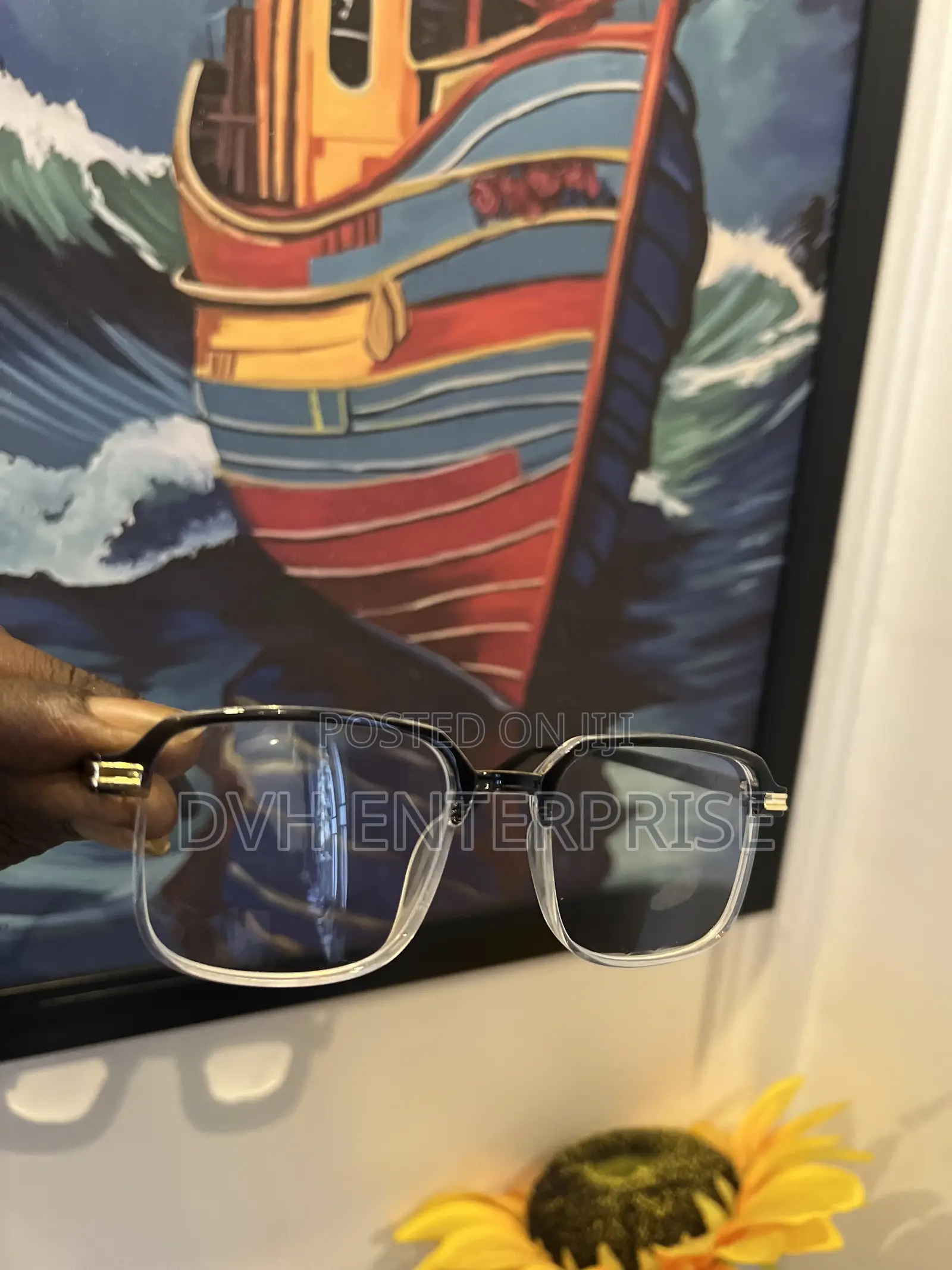Black High Definition Reading Glass