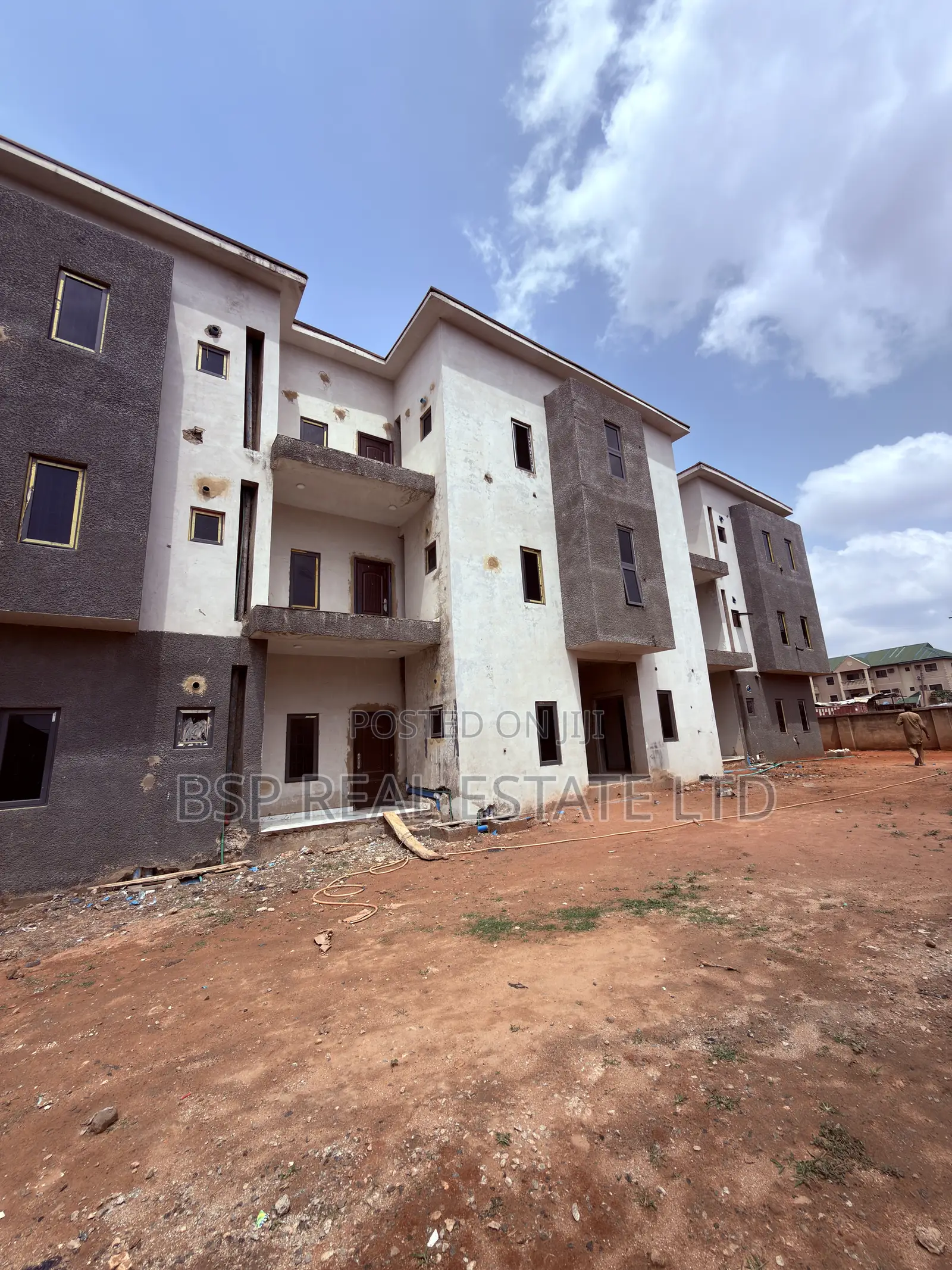 3bdrm Apartment in Life Camp for sale