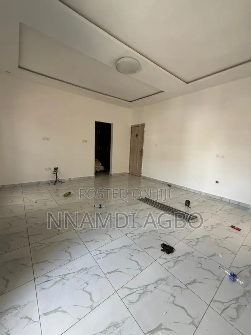 4bdrm Duplex in Chevron for rent