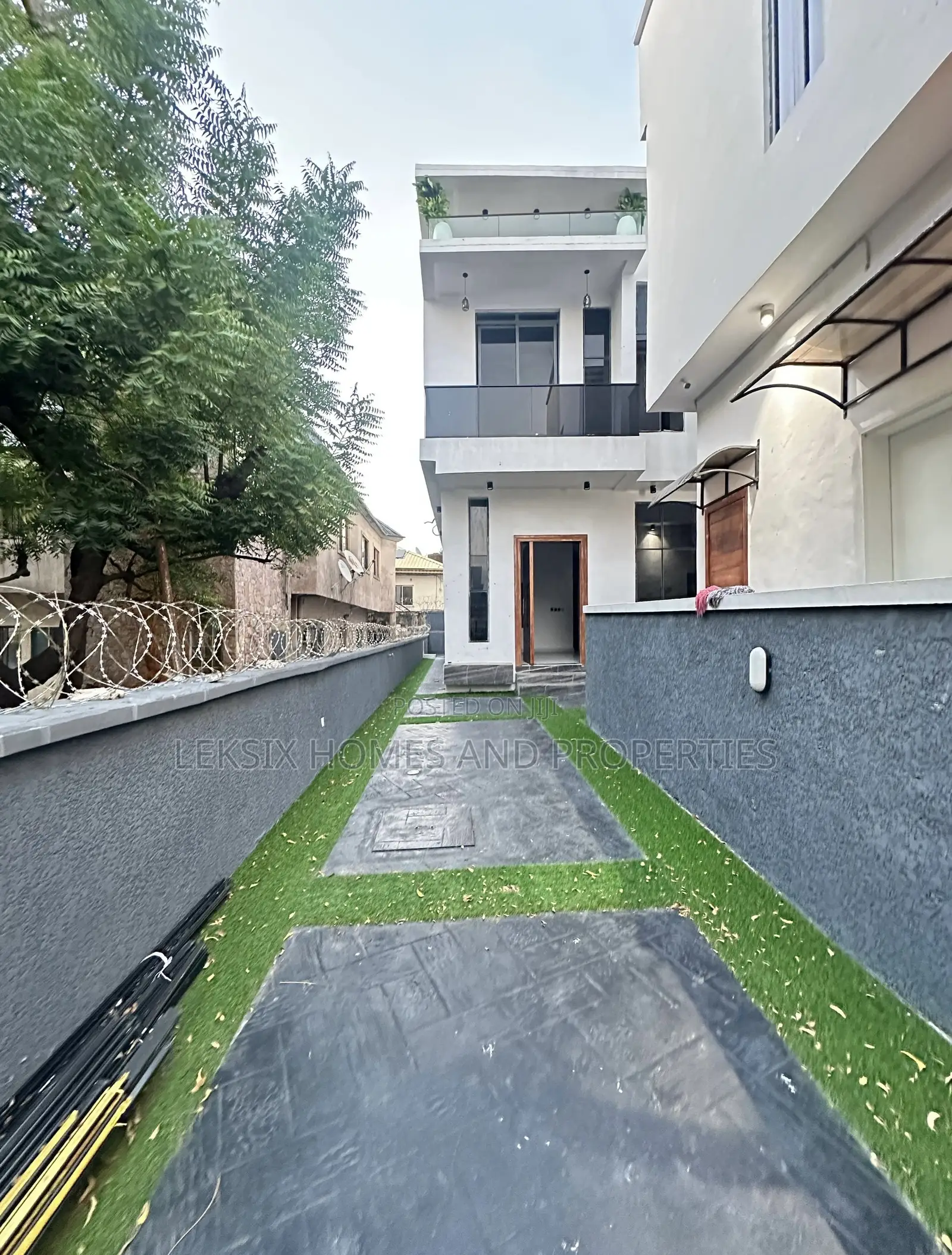 4bdrm Duplex in A Well Secured, Ado / Ajah for sale