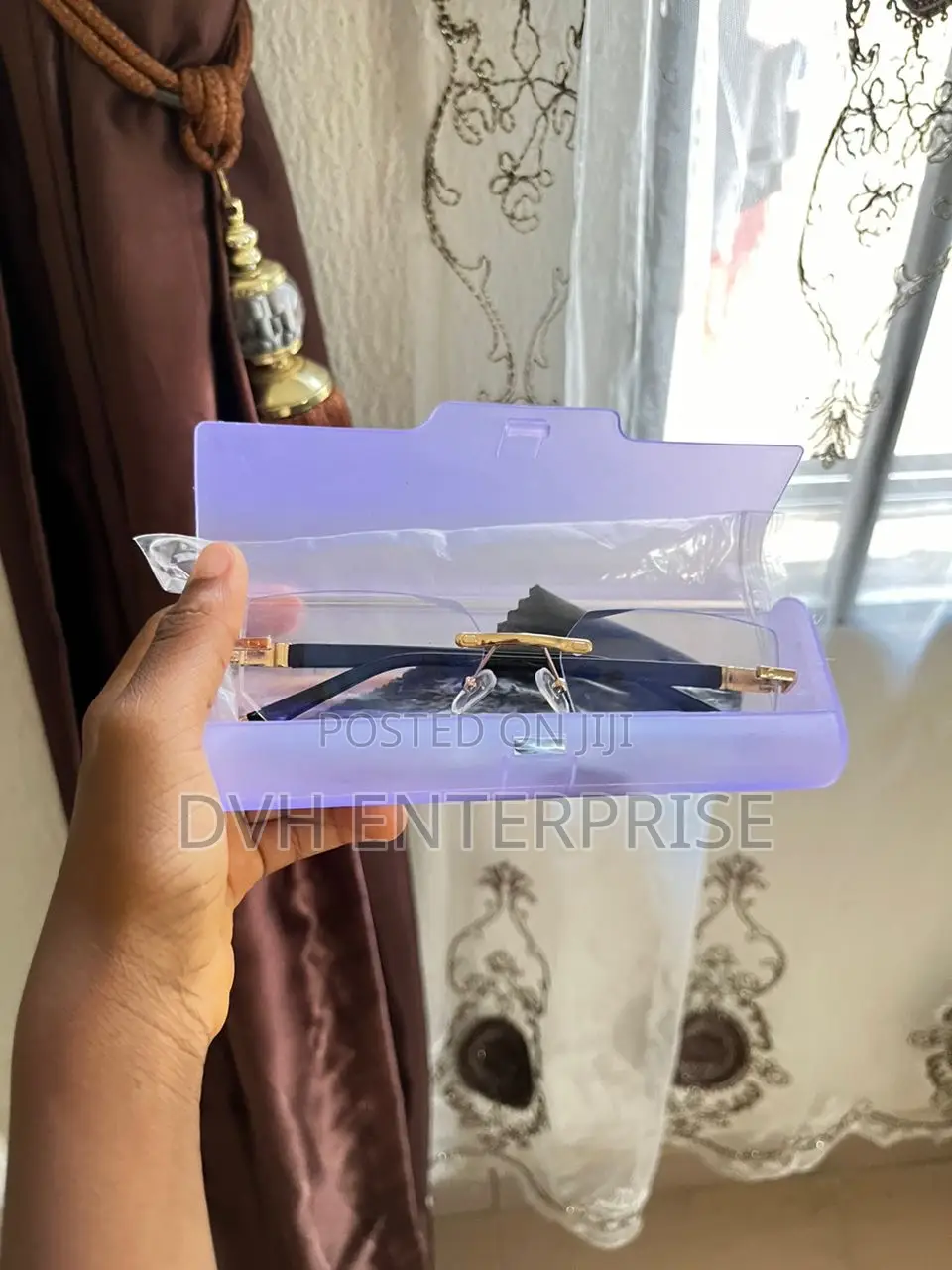 Diamond Cut Rimless Reading Glass