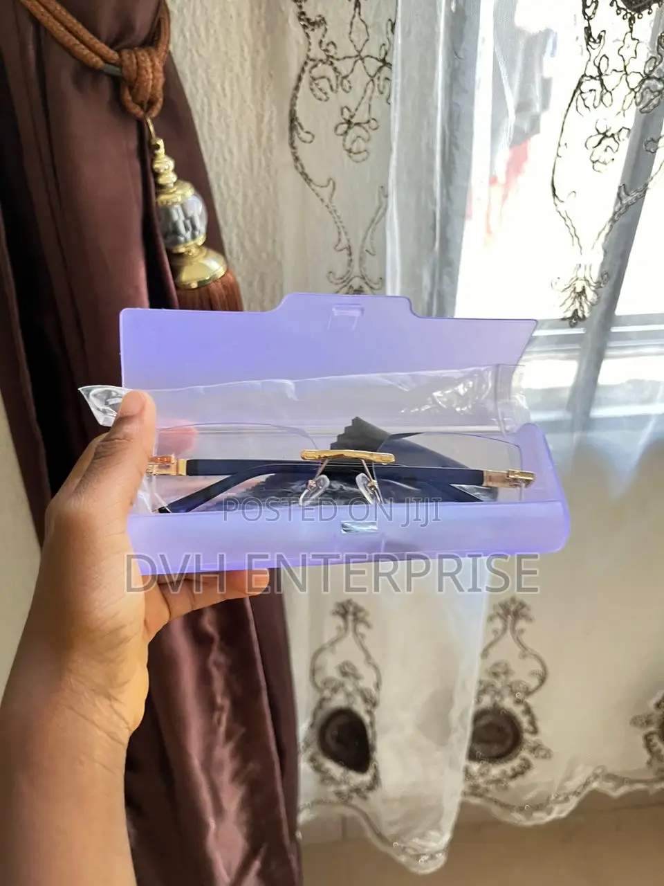 Diamond Cut Rimless Reading Glass