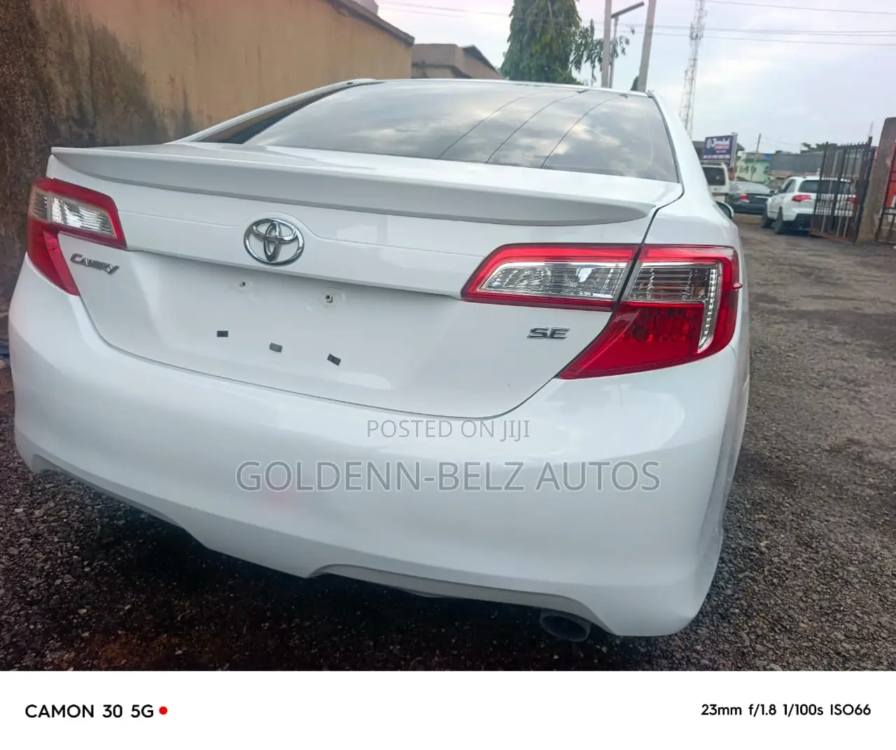 Toyota Camry SE 4dr Sedan (2.5L 4cyl 6A) 2013 White