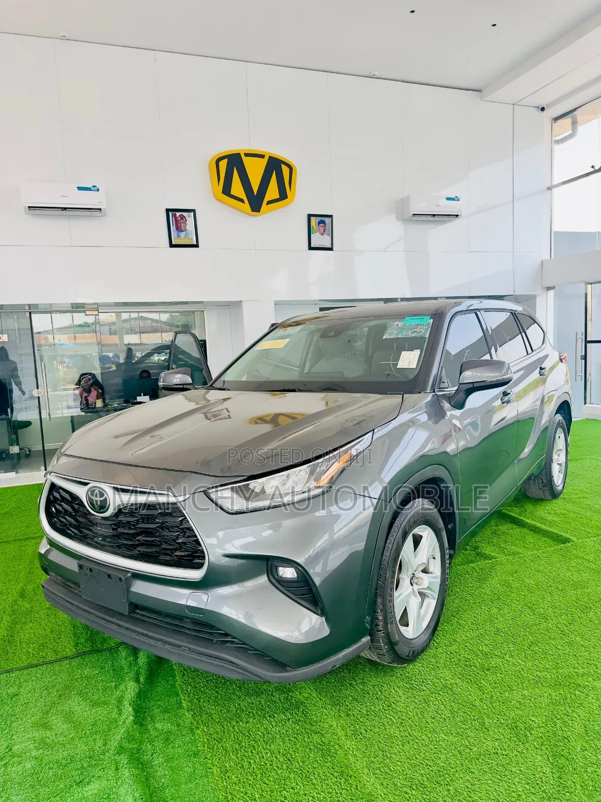 Toyota Highlander LE 2021 Gray