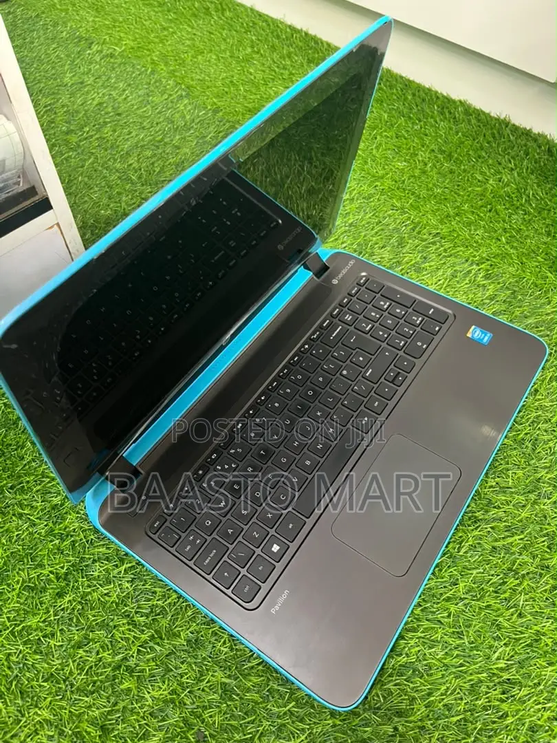 Laptop HP Pavilion 15 8GB Intel Core i3 HDD 1T