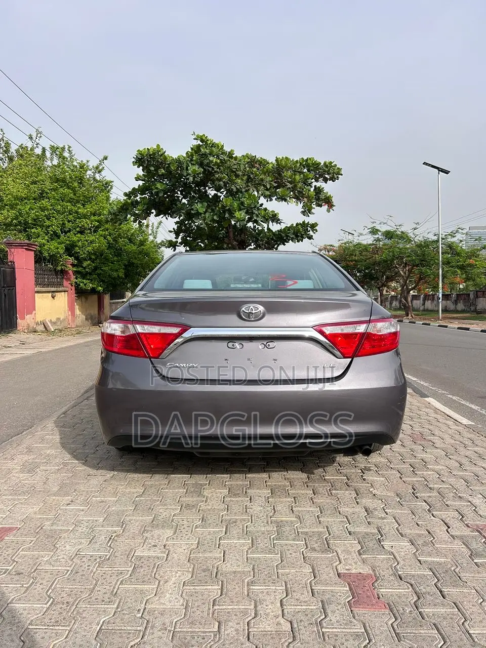 Toyota Camry LE 4dr Sedan (2.5L 4cyl 6A) 2016 Gray